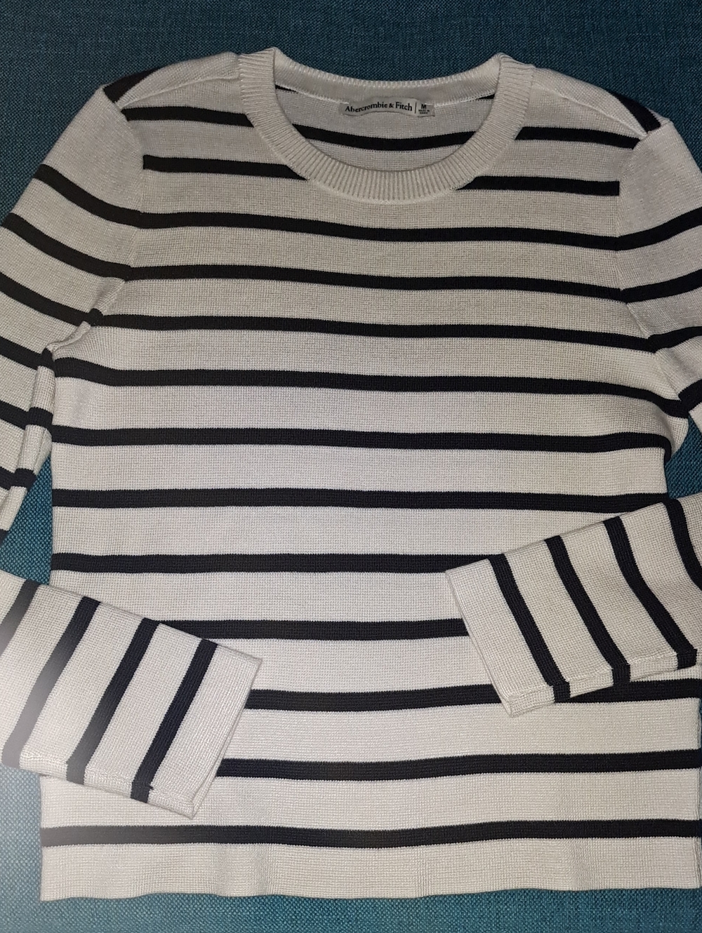 Abercrombie & Fitch Blue and White Striped Crewneck Sweater
